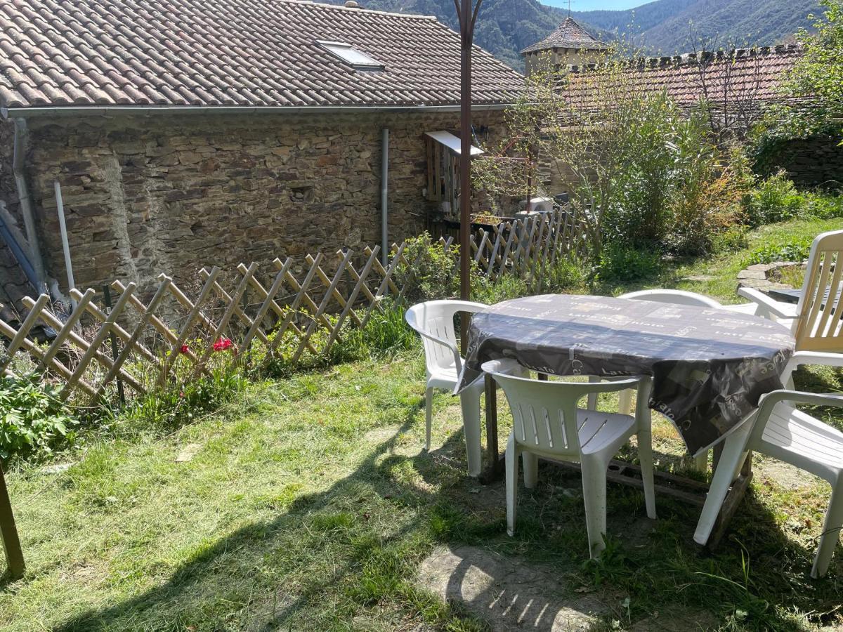 Charmant Petit Gite Au Coeur De L'Ardeche Saint-Melany Exterior foto